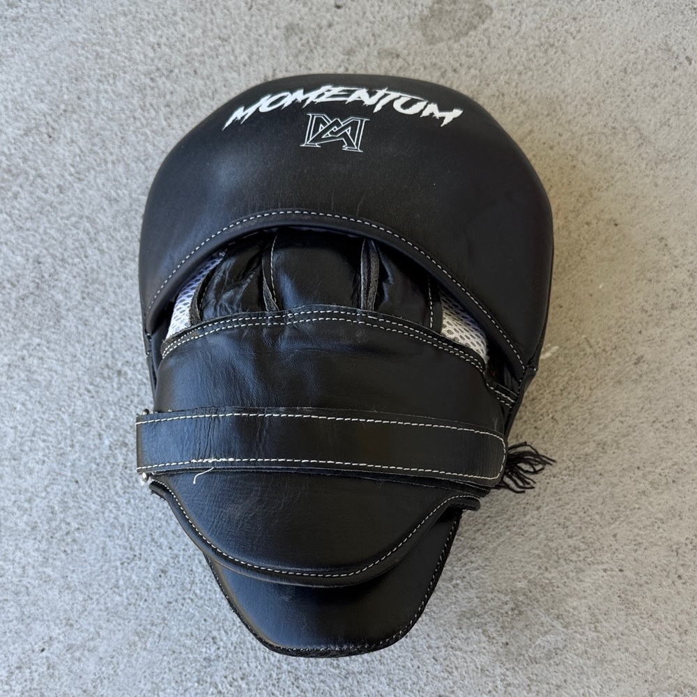 Black Focus Mitt